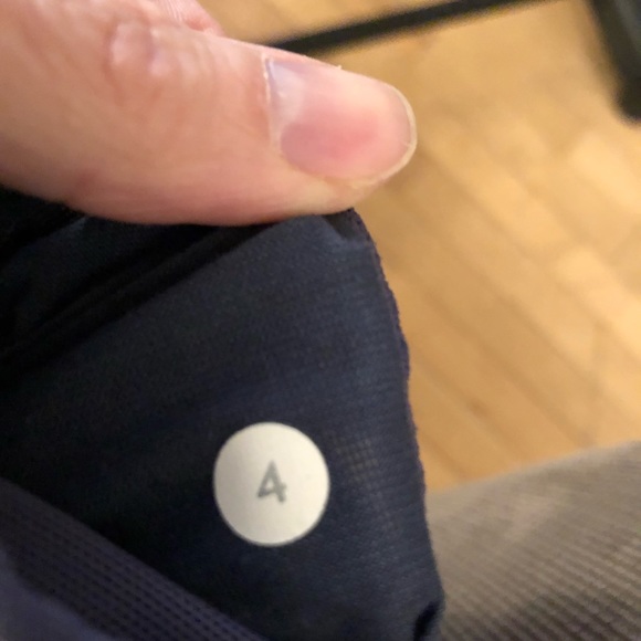 Lululemon tank - Picture 4 of 4